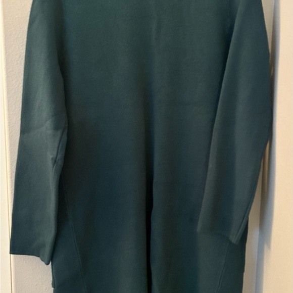 Deluc brand sweater coat. Dark green size . Excellent condition - Picture 5 of 8